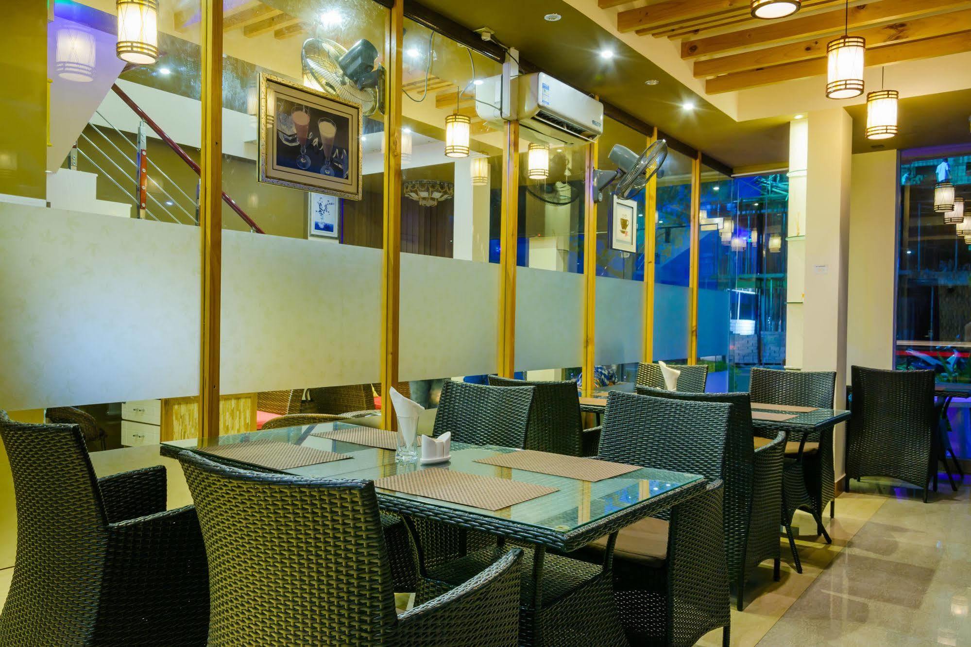 Clear Sky Inn Hulhumale Exterior foto